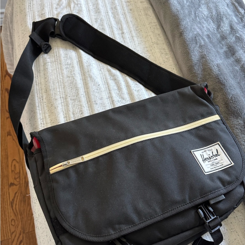 Herschel Supply Company Black Messenger Bag